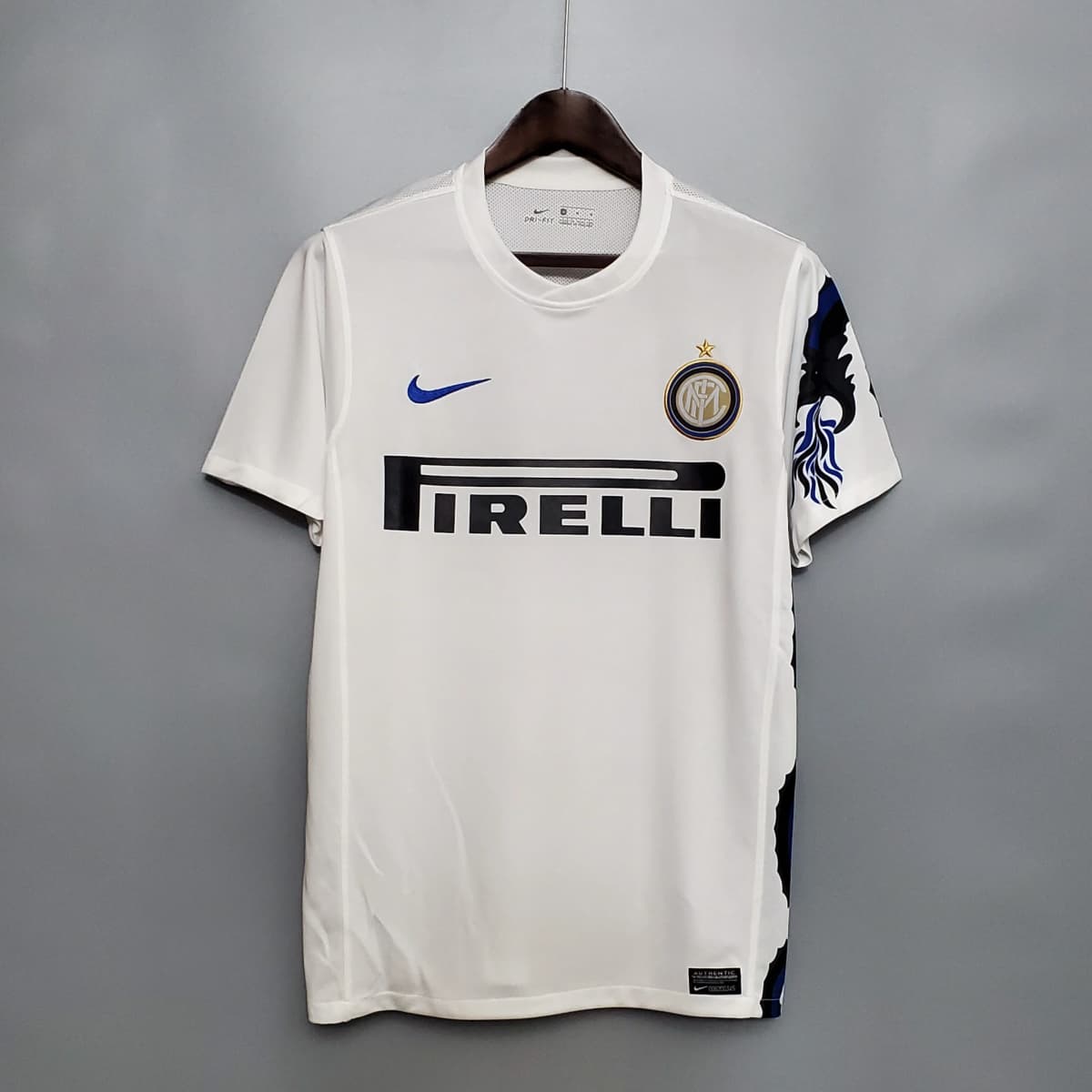 Áo đấu Inter Milan 2010 – áo bóng đá cổ điển